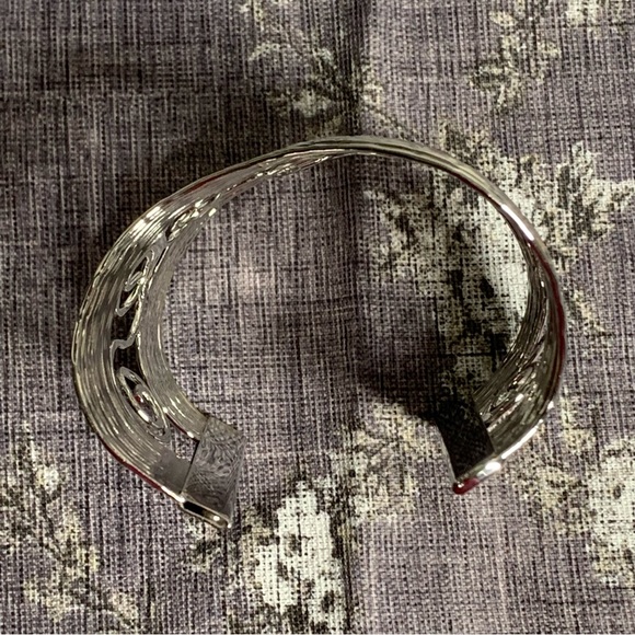Brand New Metal Waved Cuff Bracelet - Picture 9 of 10